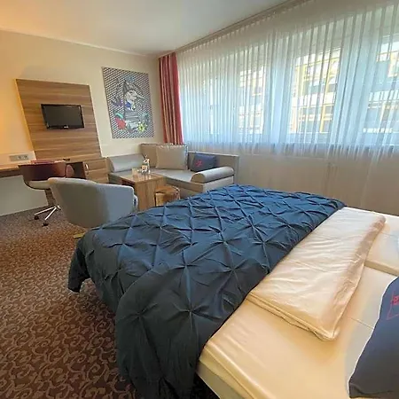 Отель Am Schloss 3*